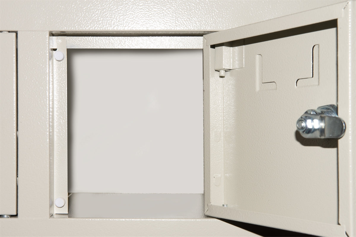 BOX 40 ALLOGGIAMENTI IN METALLO CON CHIAVE MISURE CM 145.5X23X90