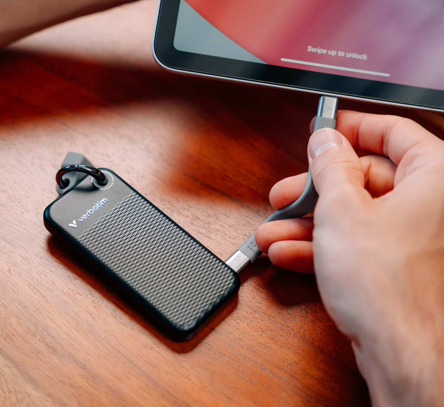 Pocket SSD Portachiavi con Attacco per Cavo USB-C 1TB Nero Blu