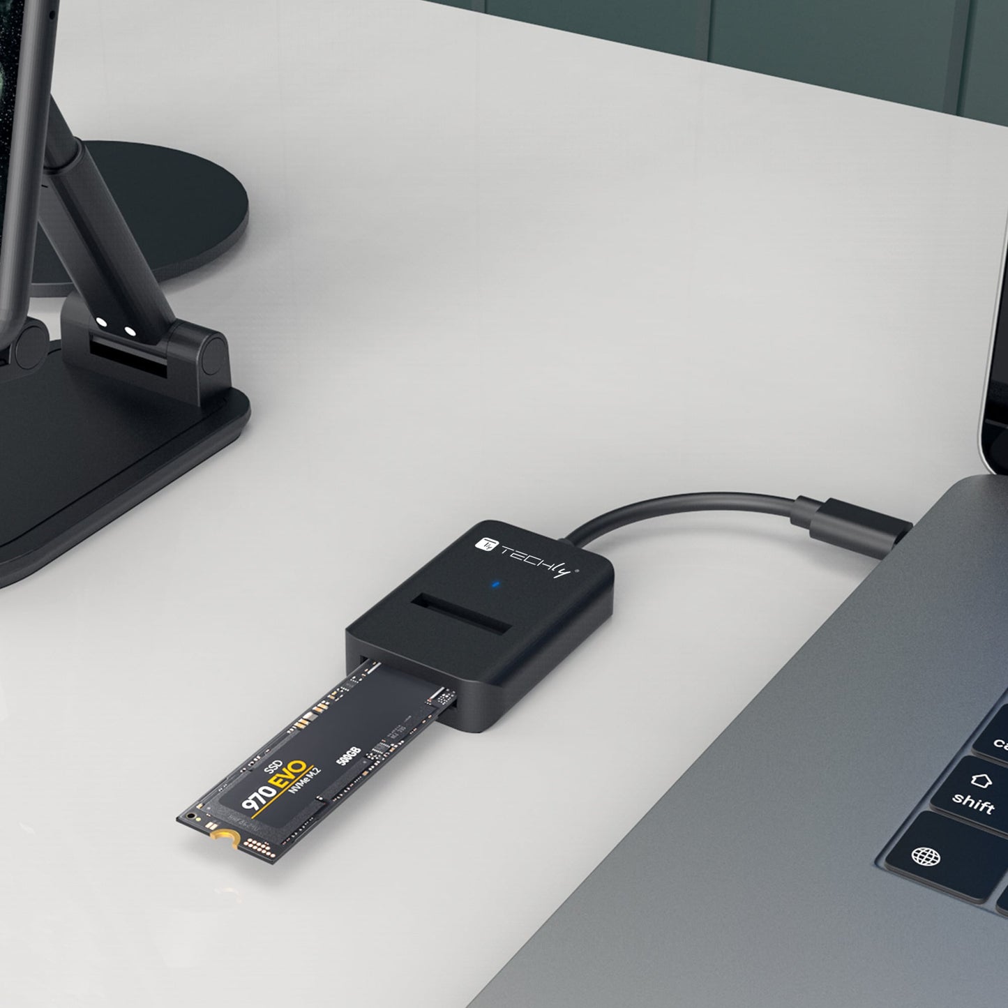 Adattatore SSD da USB-C a NVMe/SATA M.2