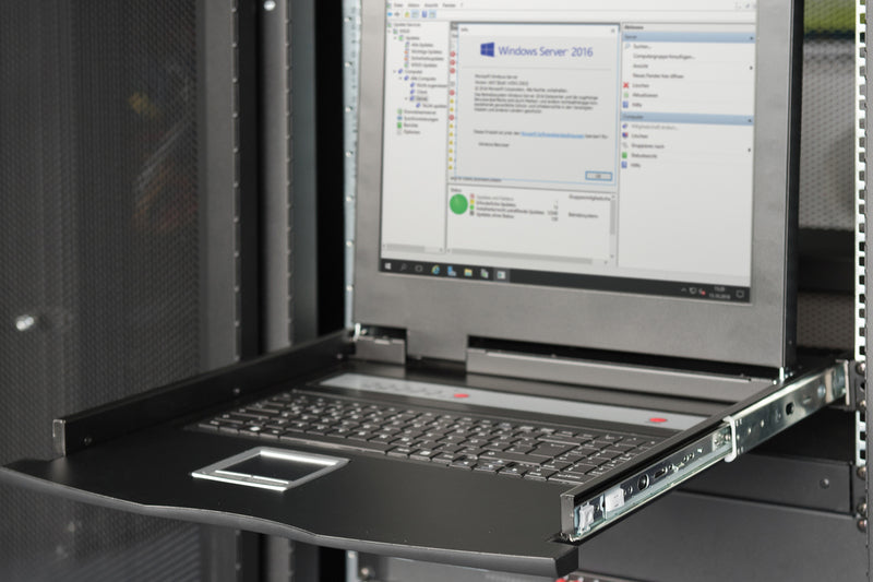 CONSOLE TFT 17" PER RACK 19" CON SWITCH KVM 16 PORTE CAT 5 TASTIERA ITALIANA